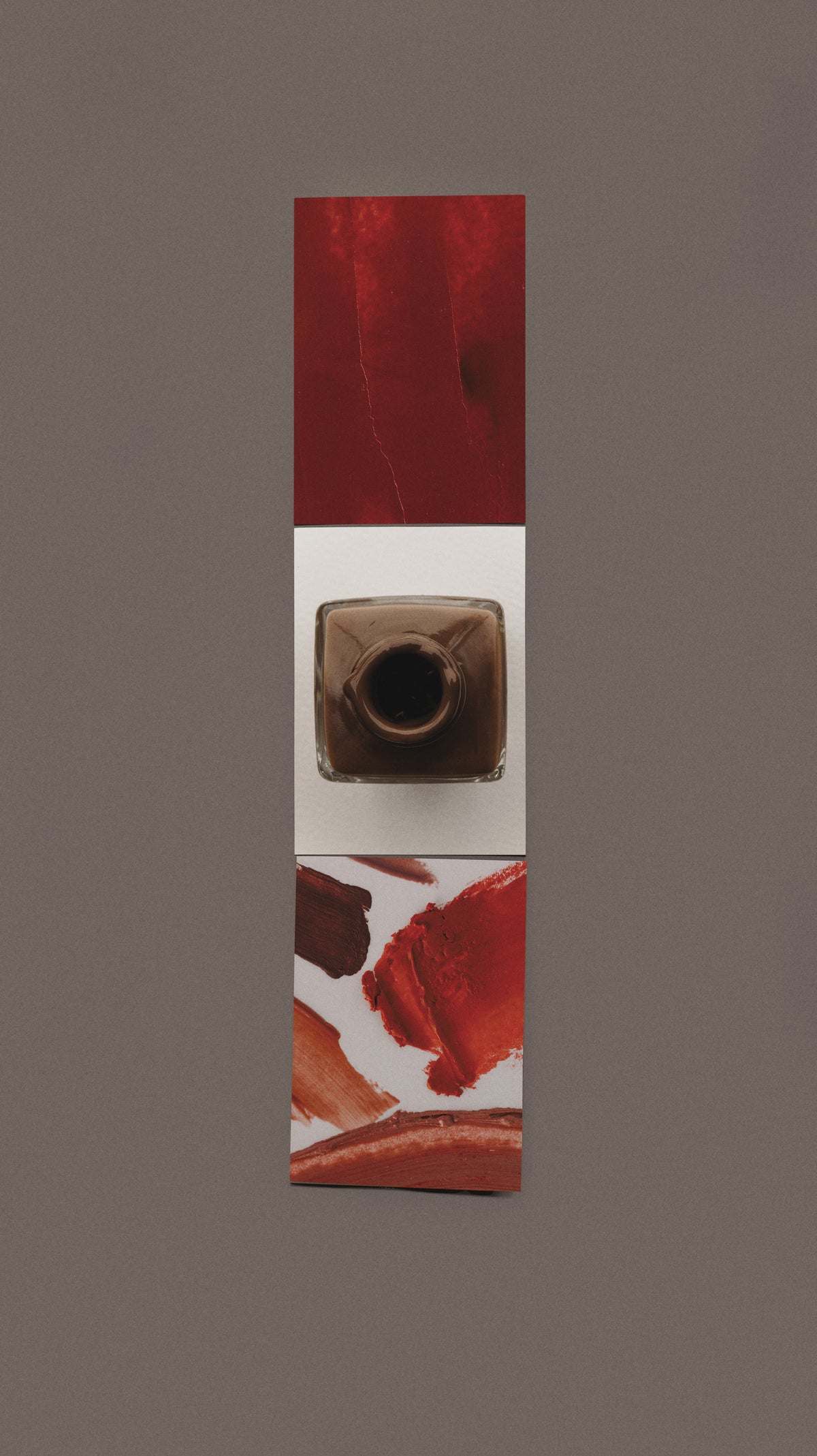 PIÈCE N°1 - Vertical Sheet Arrangement Photo Mockup