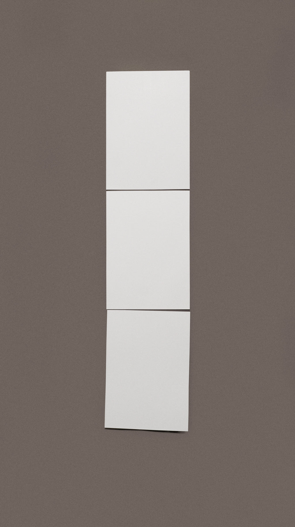 PIÈCE N°1 - Vertical Sheet Arrangement Video Mockup